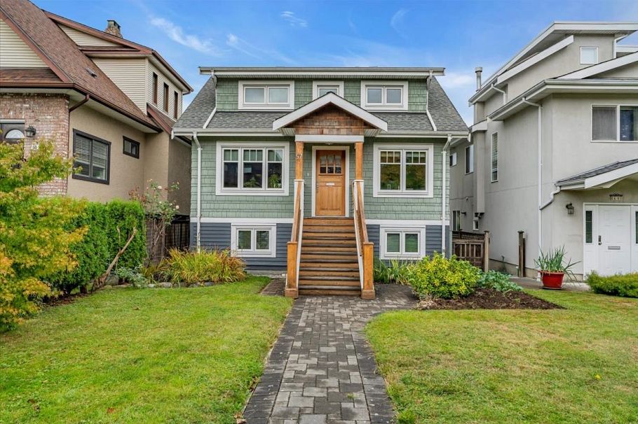 57 W 17th Avenue Vancouver, BC - 1