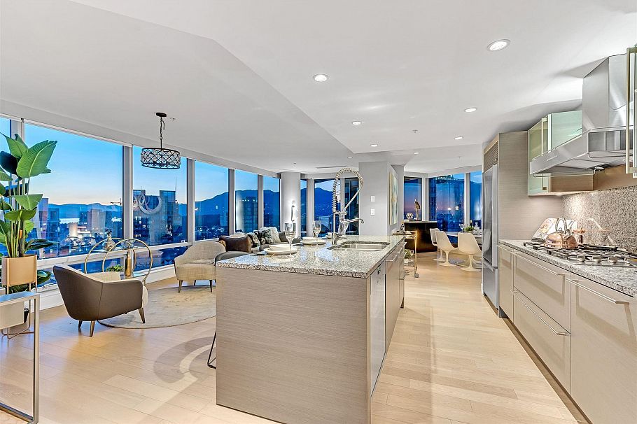 3202 1111 Alberni Street Vancouver, BC - 4