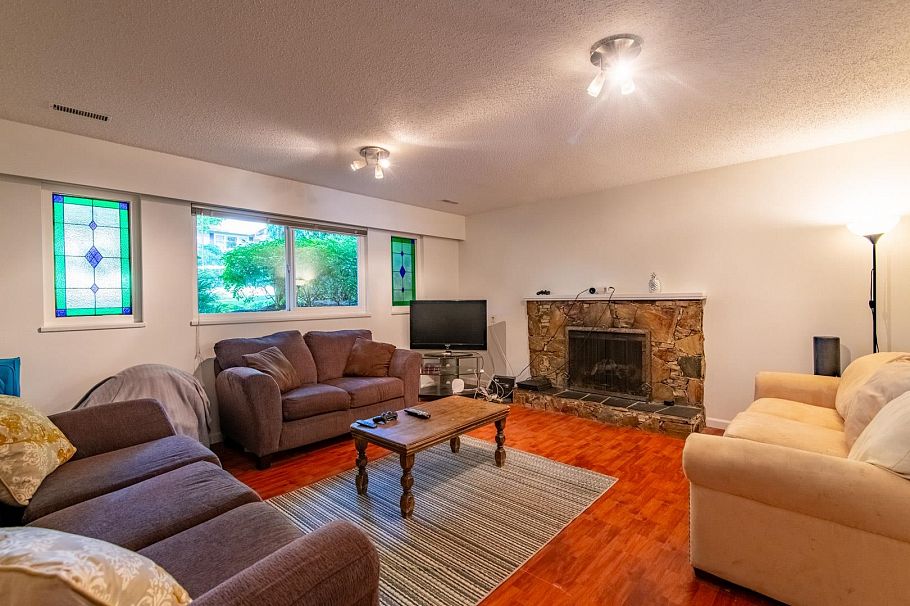 3530 W 31st Avenue Vancouver, BC - 31