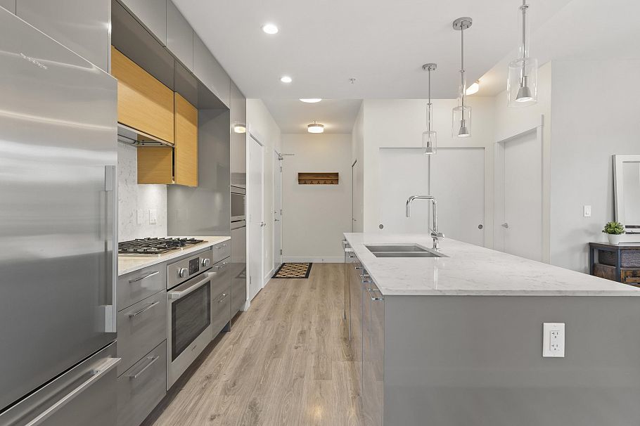 303 1327 Draycott Road North Vancouver, BC - 17