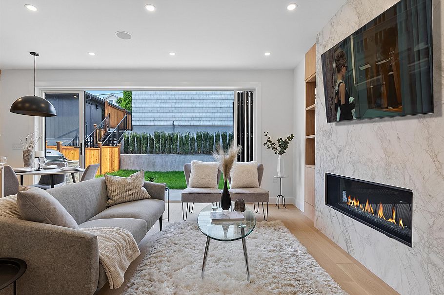 2 3536 W 14th Avenue Vancouver, BC - 2