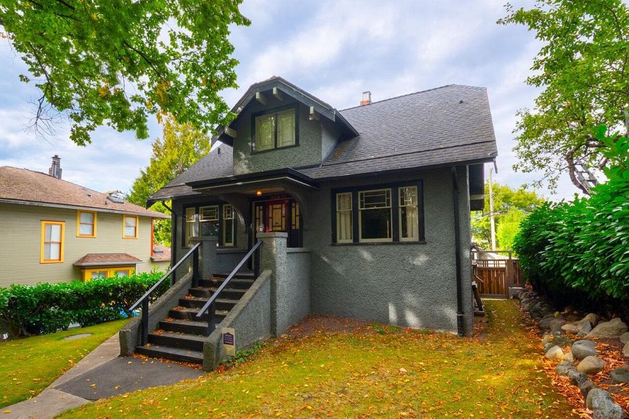 1809 Venables Street Vancouver, BC - 2