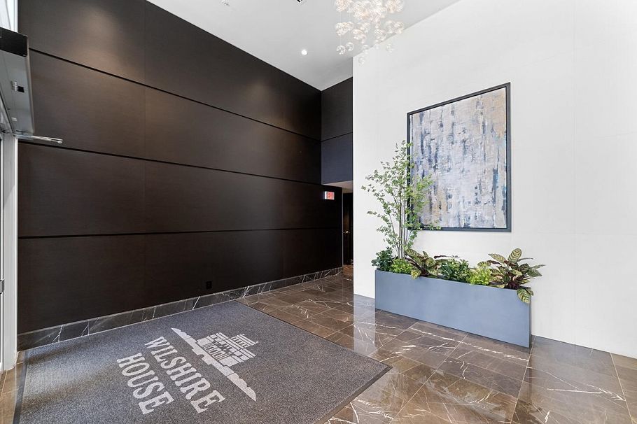 310 1571 W 57th Avenue Vancouver, BC - 4