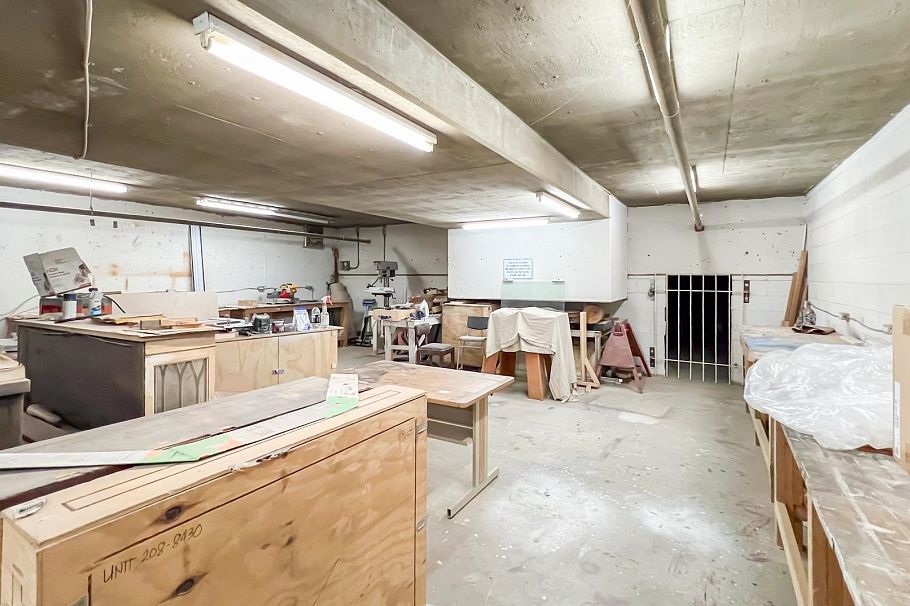 205 8430 Jellicoe Street Vancouver, BC - 4