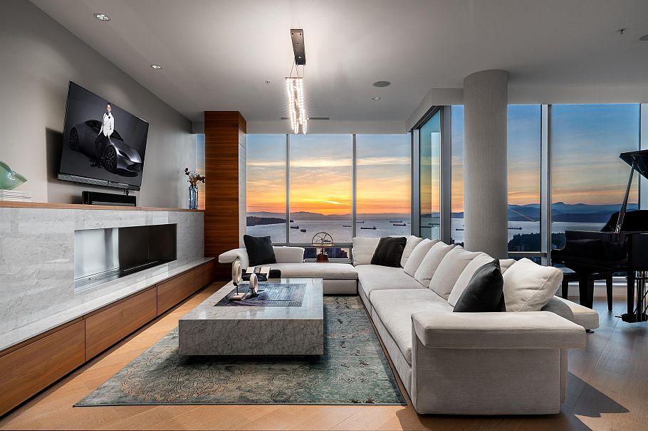 5302 1128 W Georgia Street Vancouver, BC - 1