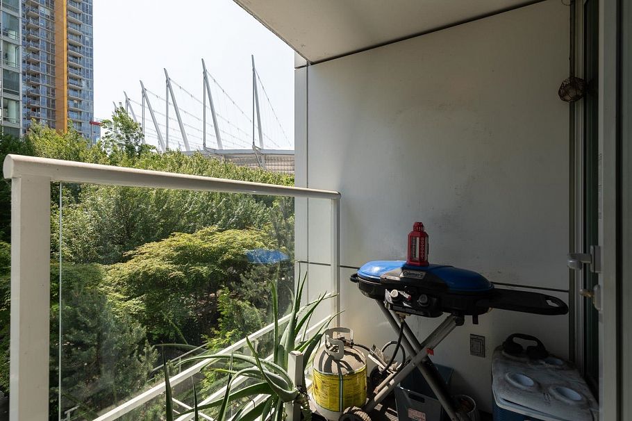 315 161 W Georgia Street Vancouver, BC - 20