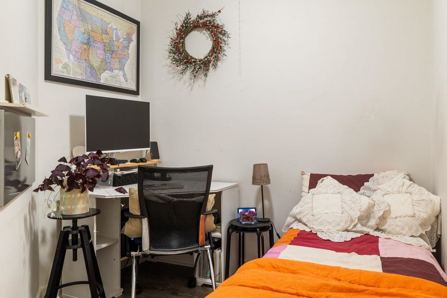 212 733 W 14th Street North Vancouver, BC - 9