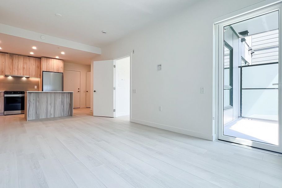 422 3594 Malsum Drive North Vancouver, BC - 11