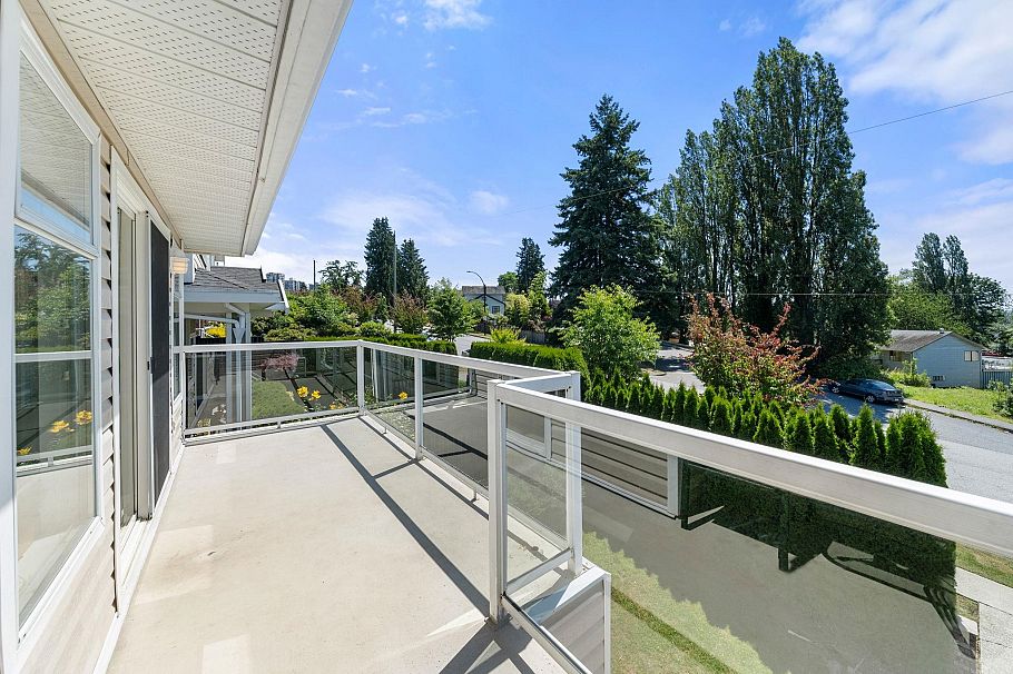 2 460 W 6th Street North Vancouver, BC - 21