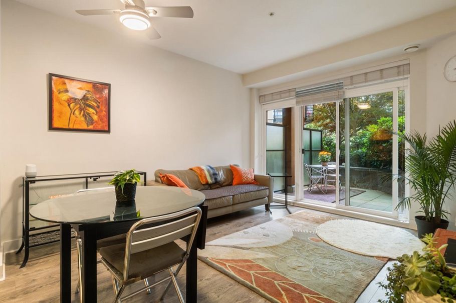 212 733 W 14th Street North Vancouver, BC - 5