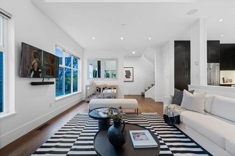 3761 Edgemont Boulevard North Vancouver, BC - 16