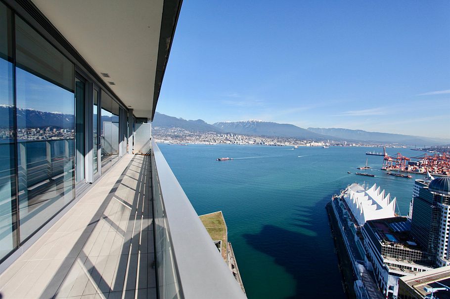 4203 1011 W Cordova Street Vancouver, BC - 1