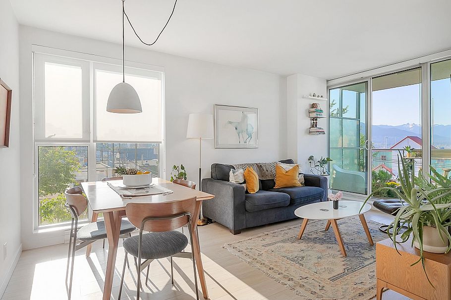 302 933 E Hastings Street Vancouver, BC - 9