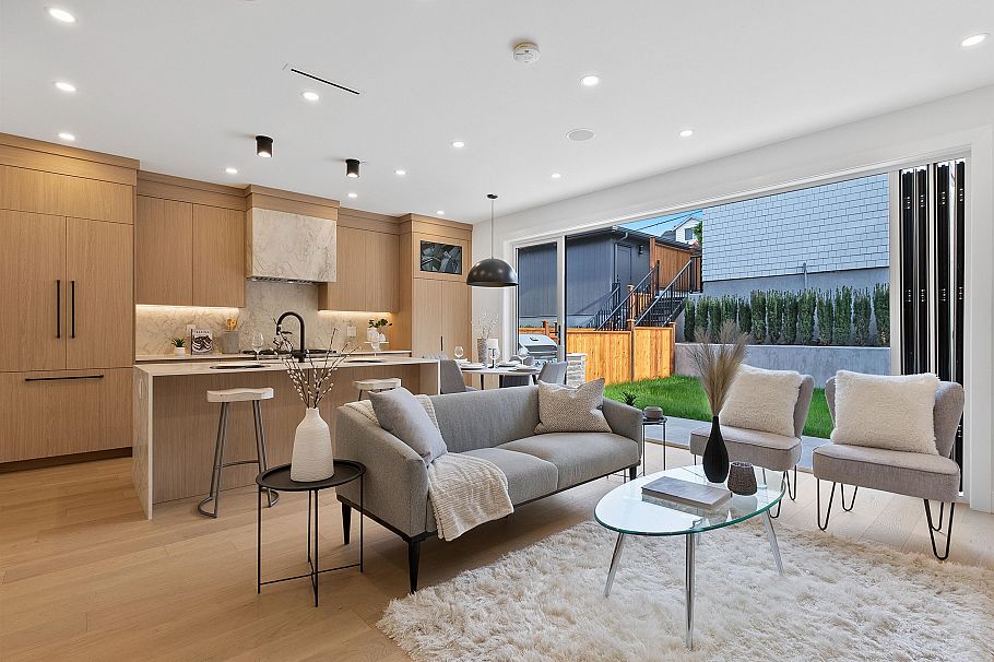 2 3536 W 14th Avenue Vancouver, BC - 1