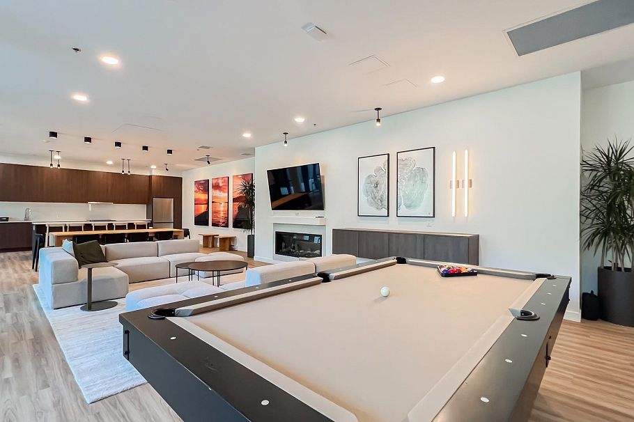 422 3594 Malsum Drive North Vancouver, BC - 25