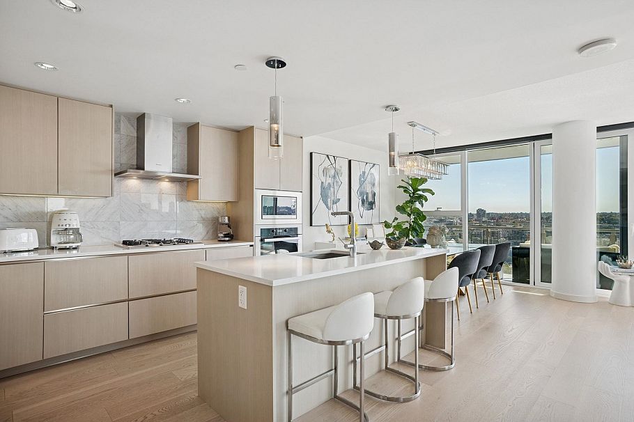 2618 89 Nelson Street Vancouver, BC - 1