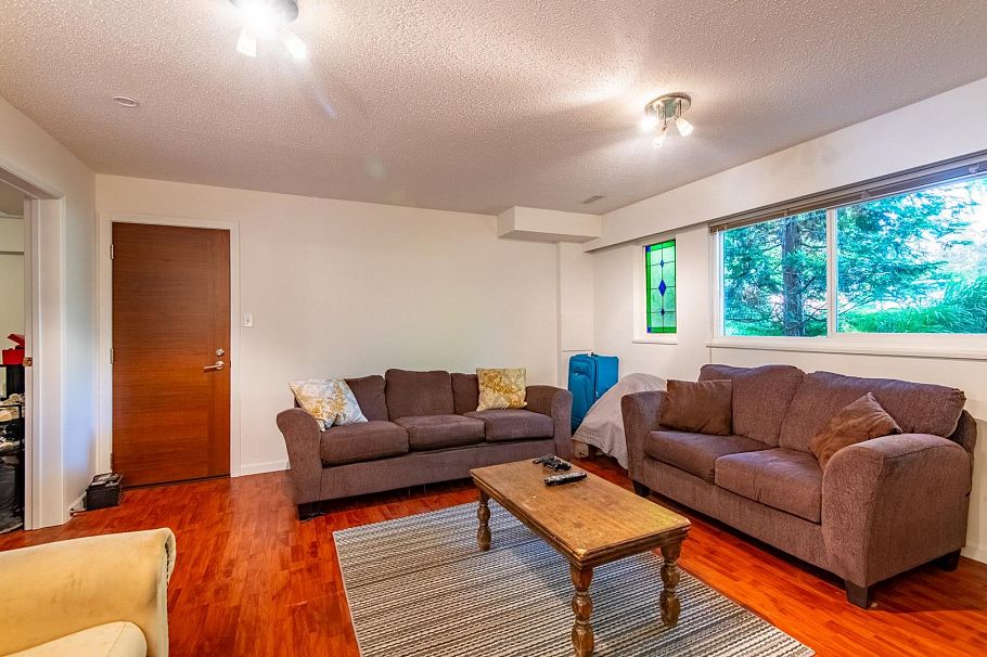 3530 W 31st Avenue Vancouver, BC - 32