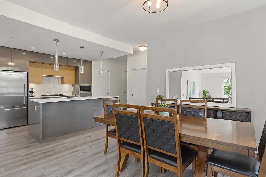 303 1327 Draycott Road North Vancouver, BC - 14