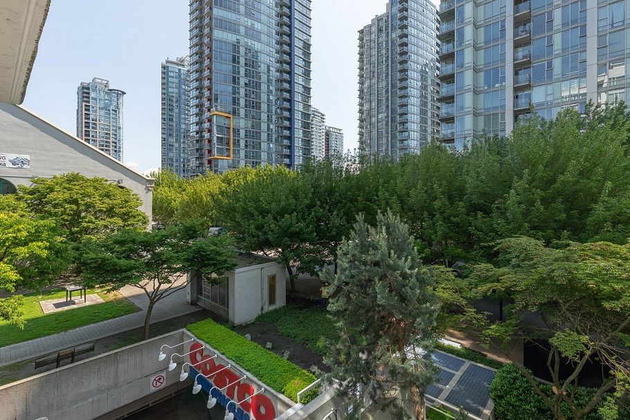 315 161 W Georgia Street Vancouver, BC - 22