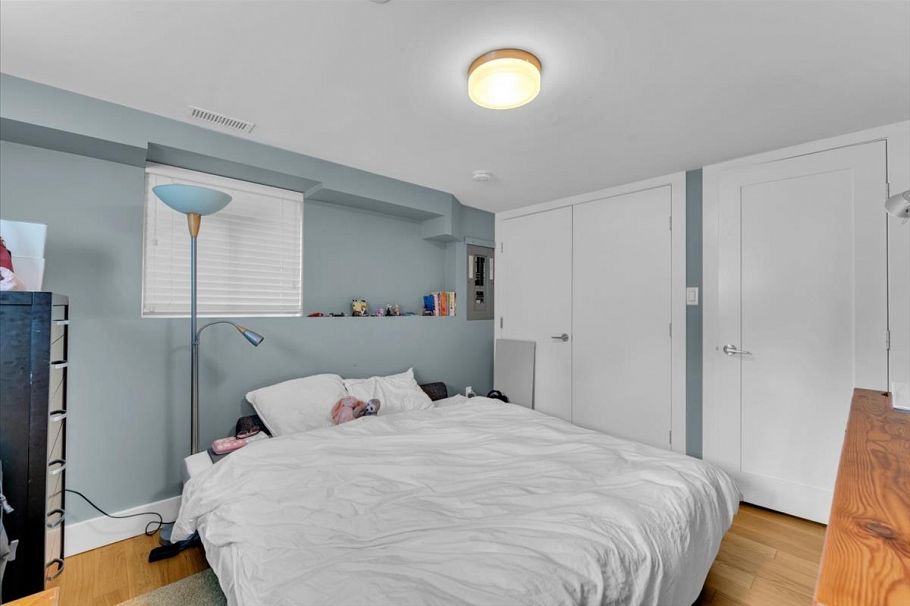 57 W 17th Avenue Vancouver, BC - 32