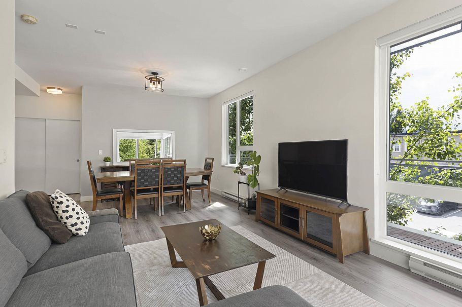 303 1327 Draycott Road North Vancouver, BC - 12