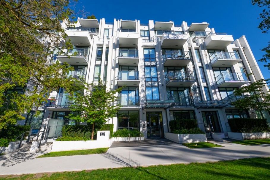 212 4240 Cambie Street Vancouver, BC - 1