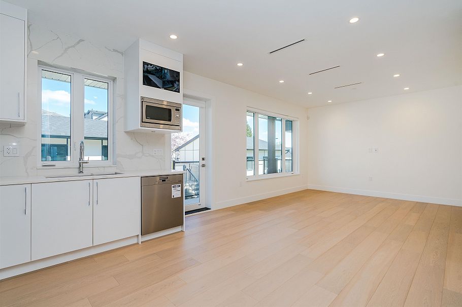 8182 Cartier Street Vancouver, BC - 3