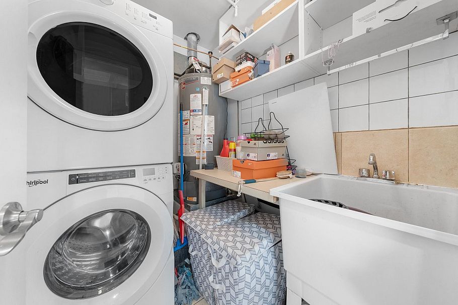 2 460 W 6th Street North Vancouver, BC - 17