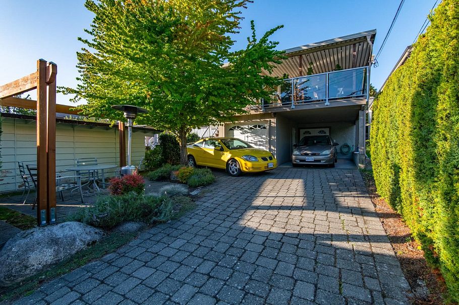 3530 W 31st Avenue Vancouver, BC - 2
