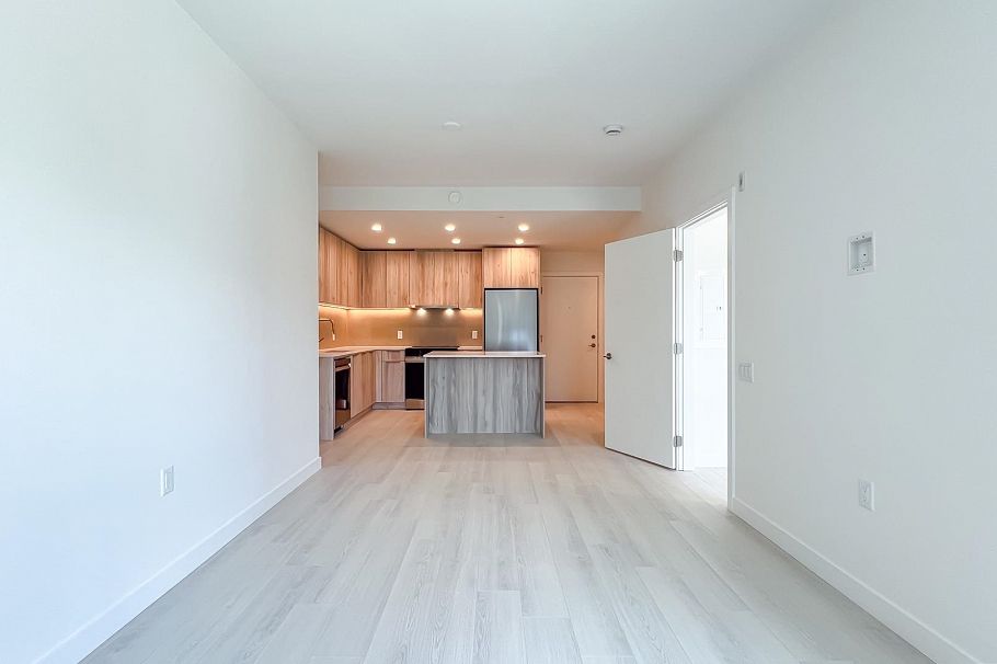 422 3594 Malsum Drive North Vancouver, BC - 12