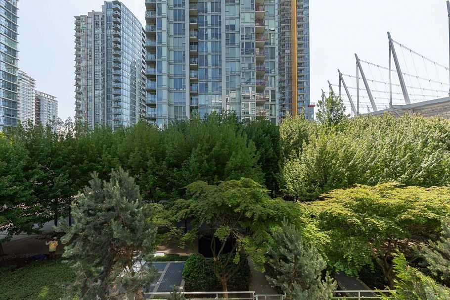 315 161 W Georgia Street Vancouver, BC - 21