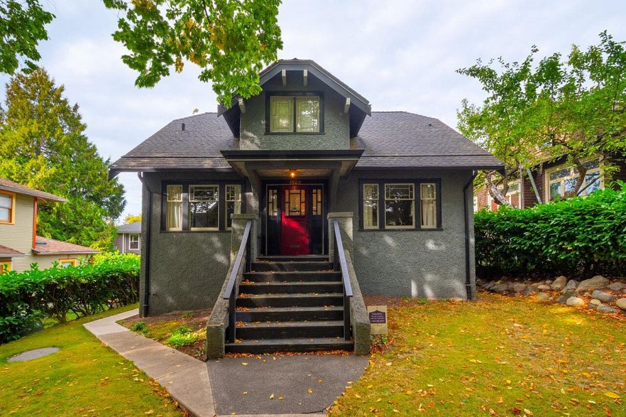 1809 Venables Street Vancouver, BC - 1