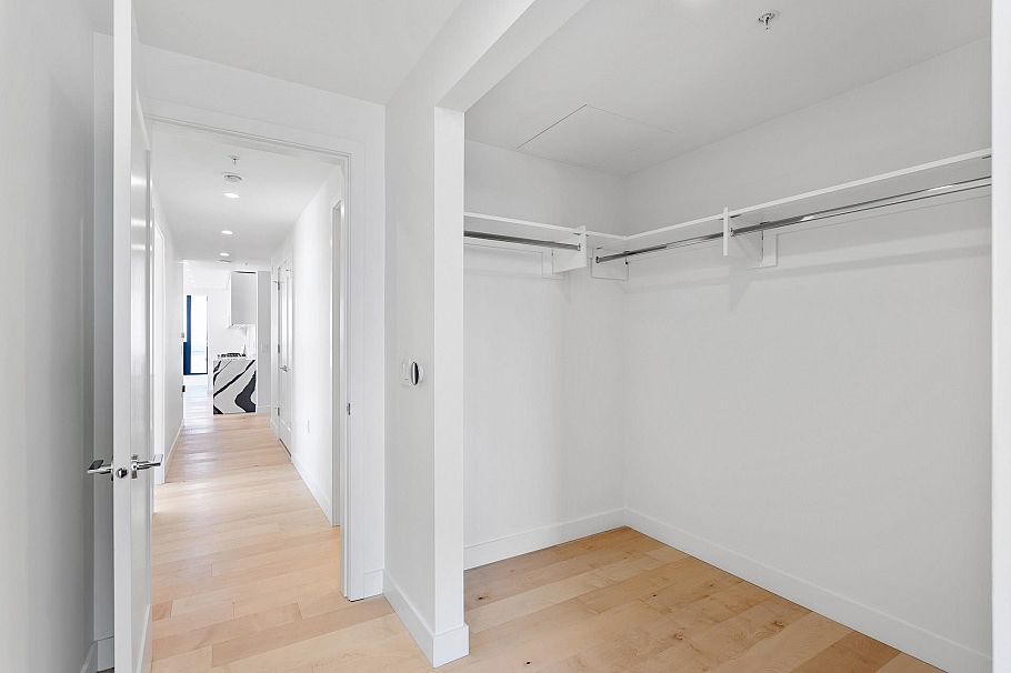 1602 135 E 13th Street North Vancouver, BC - 25