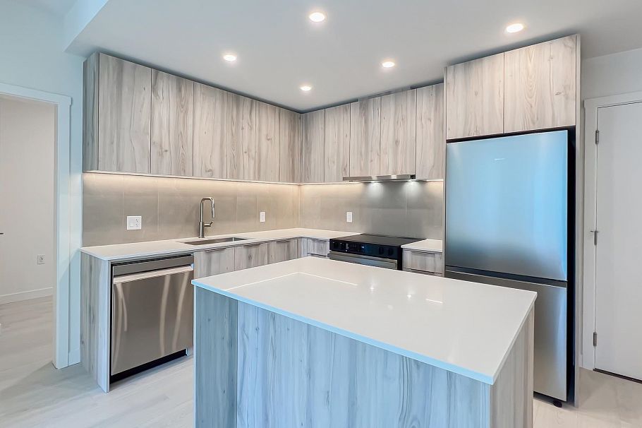 422 3594 Malsum Drive North Vancouver, BC - 4