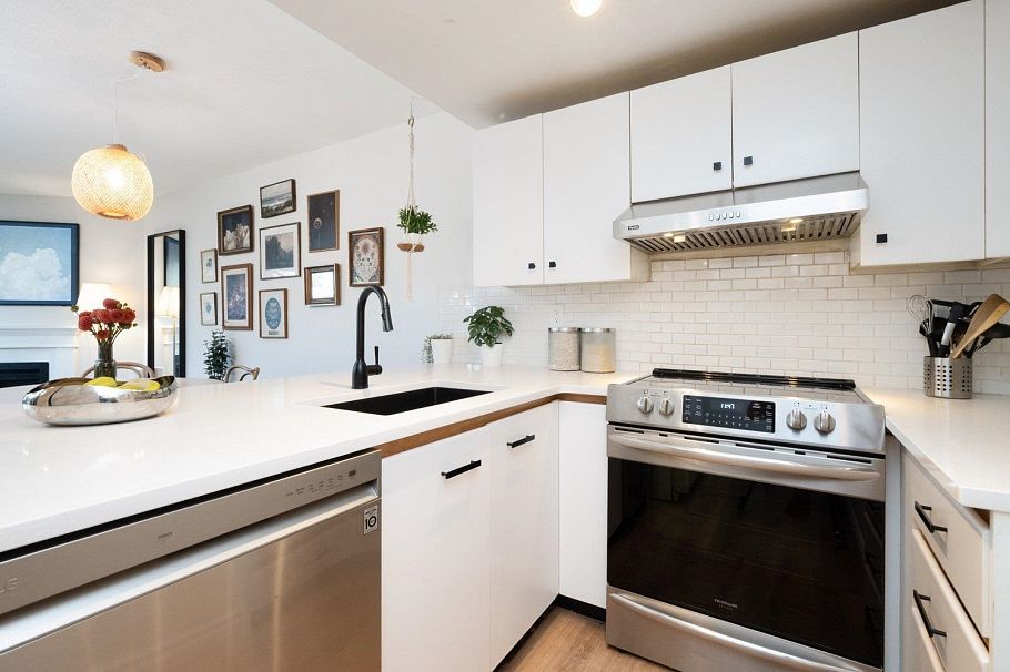 112 2020 W 8th Avenue Vancouver, BC - 9