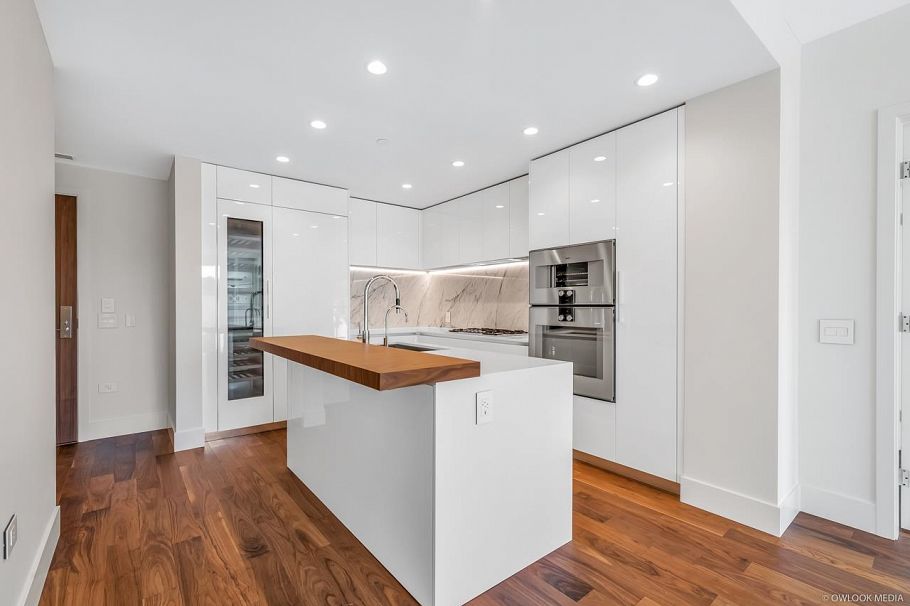 203 389 W 59th Avenue Vancouver, BC - 2