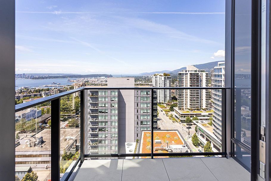 1602 135 E 13th Street North Vancouver, BC - 23