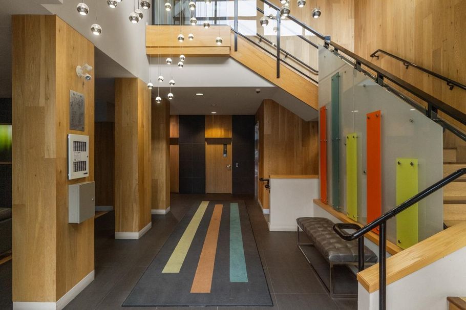 212 733 W 14th Street North Vancouver, BC - 16