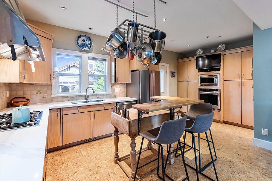 419 E 23rd Avenue Vancouver, BC - 6