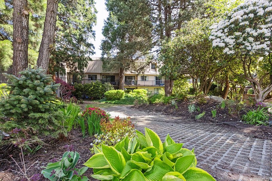 306 1385 Draycott Road North Vancouver, BC - 23