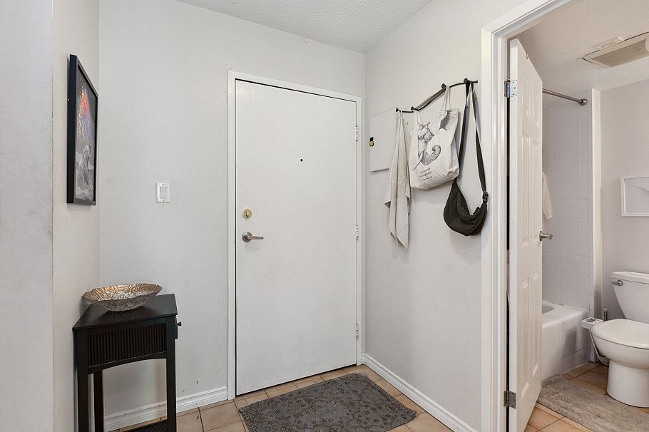 306 1385 Draycott Road North Vancouver, BC - 18