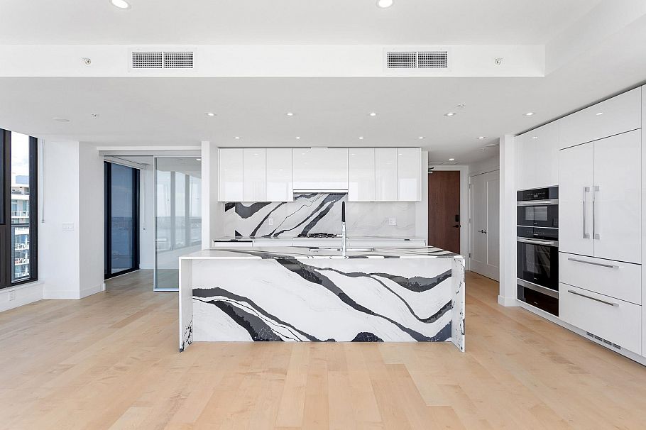 1602 135 E 13th Street North Vancouver, BC - 7