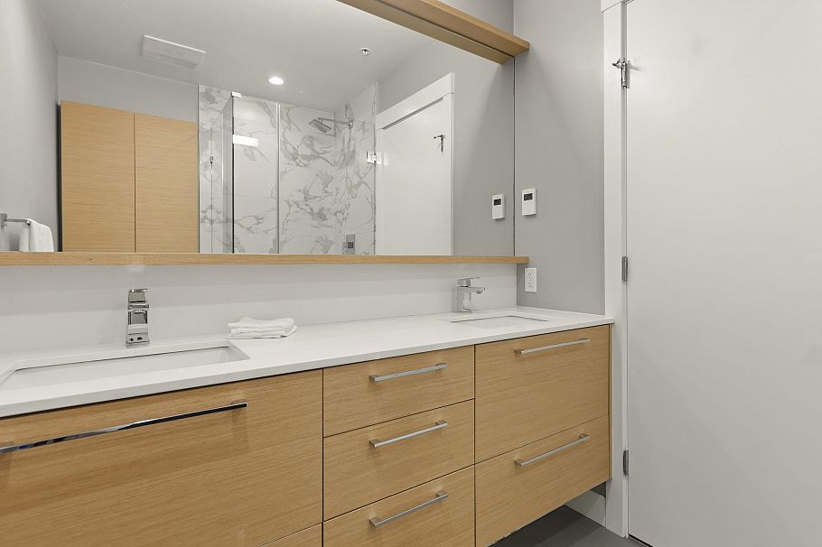 303 1327 Draycott Road North Vancouver, BC - 26