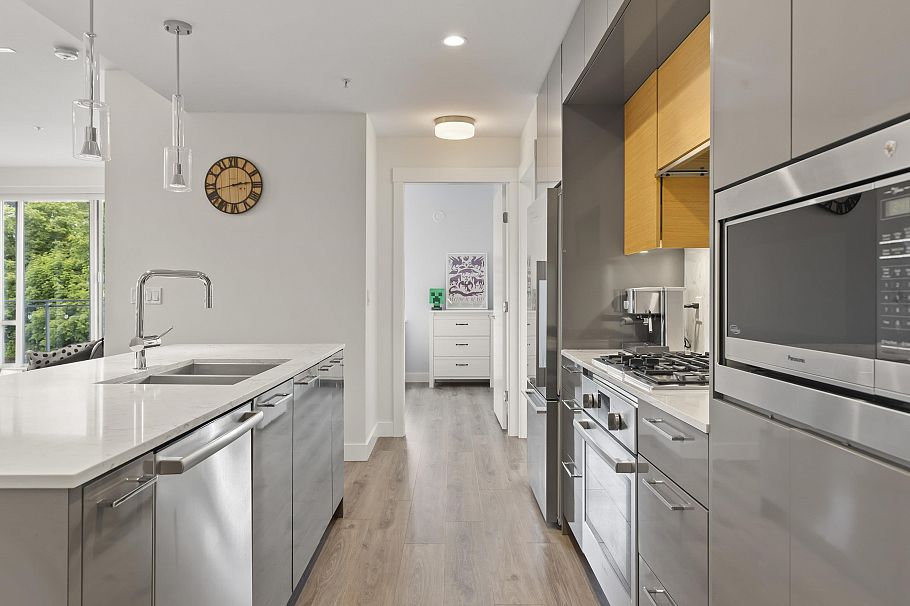 303 1327 Draycott Road North Vancouver, BC - 20