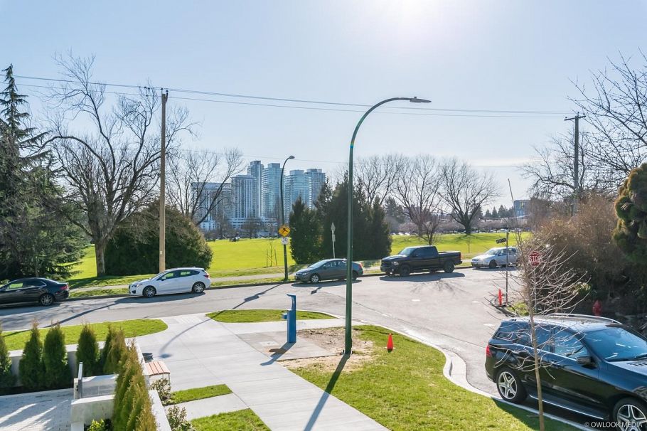 203 389 W 59th Avenue Vancouver, BC - 17