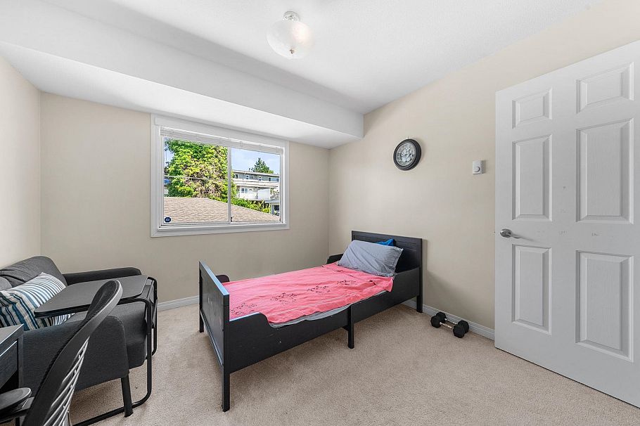 2 460 W 6th Street North Vancouver, BC - 25