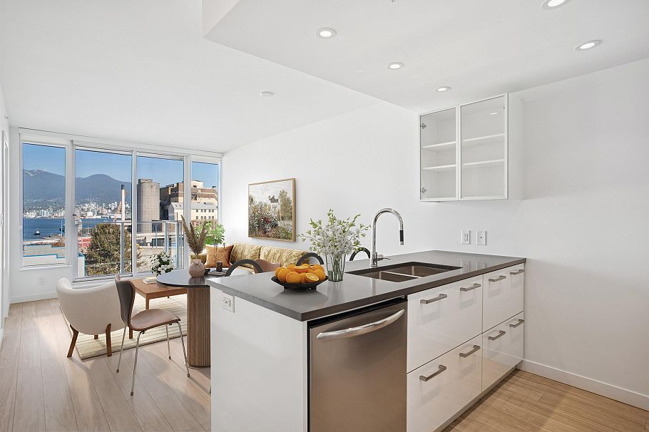 554 955 E Hastings Street Vancouver, BC - 2