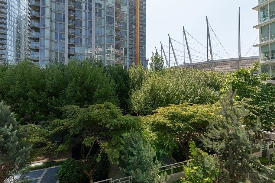 315 161 W Georgia Street Vancouver, BC - 23