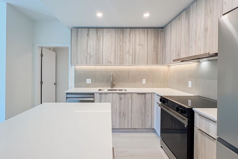 422 3594 Malsum Drive North Vancouver, BC - 6