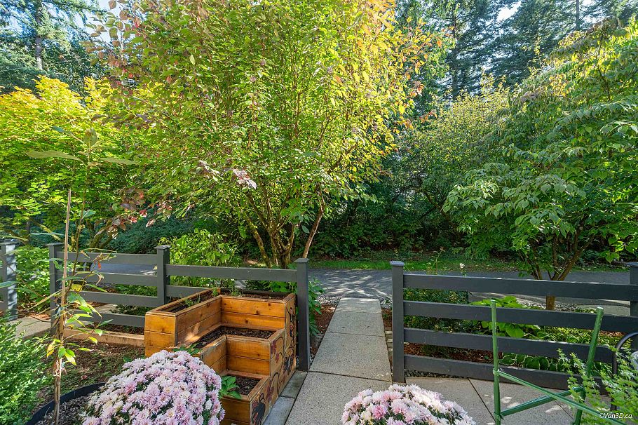 25 550 Browning Place North Vancouver, BC - 34